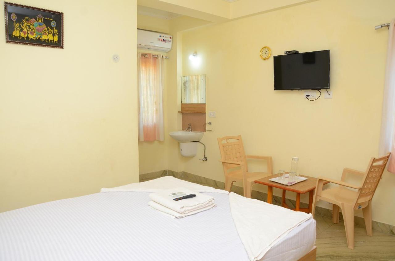 Hari Iyer Residency Otel Tiruchchendūr Dış mekan fotoğraf